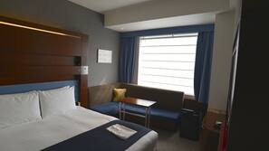 Premium bedding, down duvet, Select Comfort beds, in-room safe