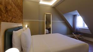 Minibar, in-room safe, desk, free cots/infant beds