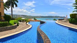 2 outdoor pools