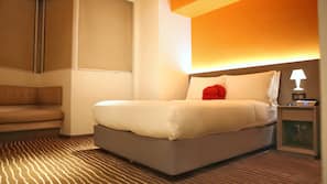 Premium bedding, in-room safe, desk, blackout curtains