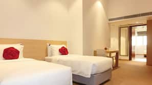 Premium bedding, in-room safe, desk, blackout curtains