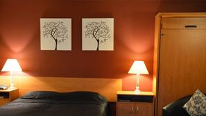 Premium bedding, desk, iron/ironing board, free cots/infant beds