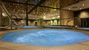 室内 SPA 浴缸