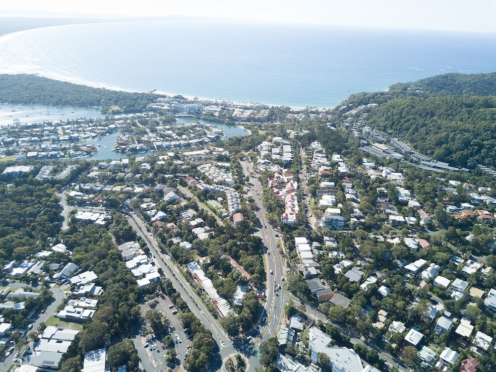 Nomads Noosa Backpackers Hostel