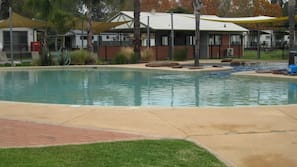 2 outdoor pools, pool loungers