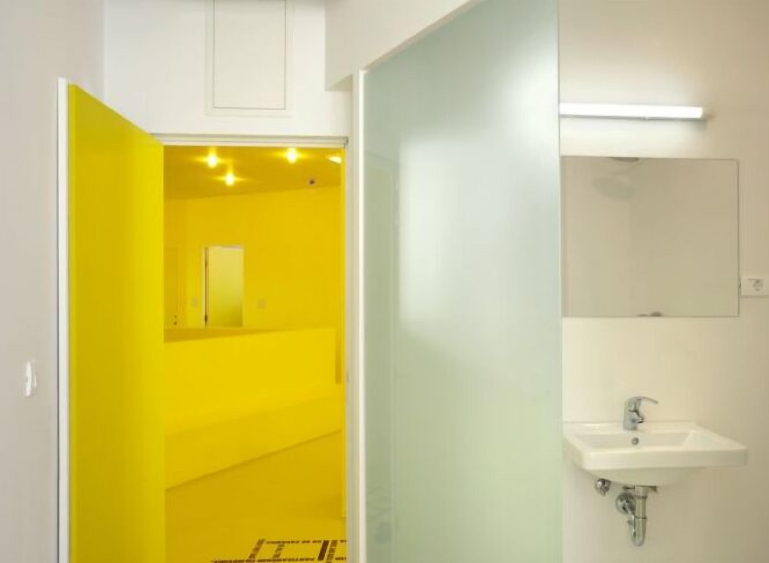 Goli i bosi restoran