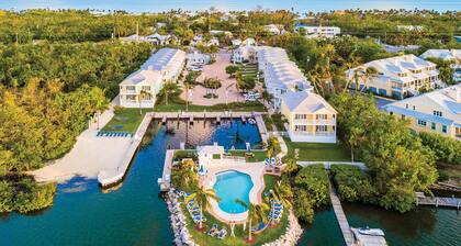 Islander Bayside Villas and Boatslips