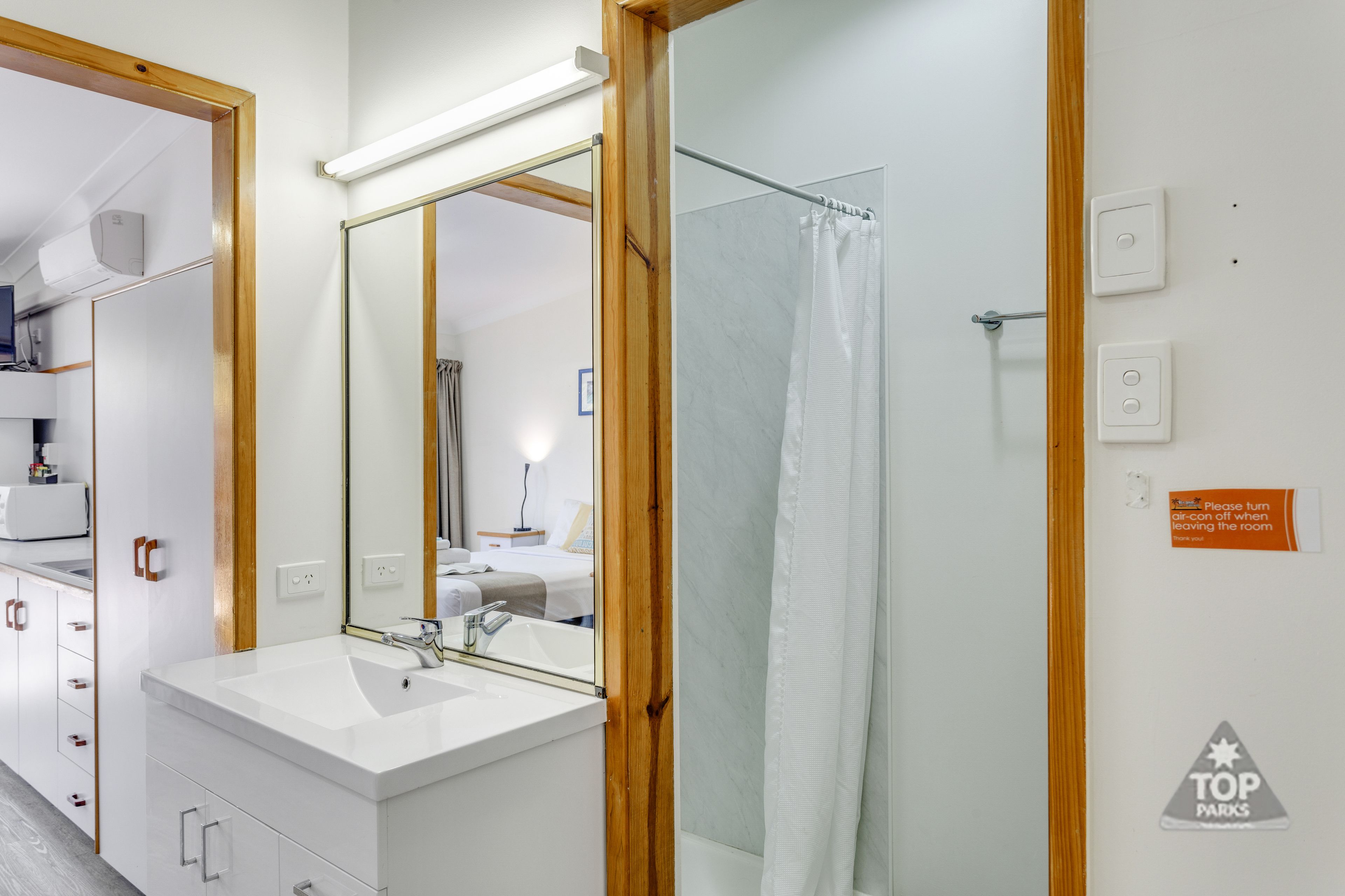 Island Gateway Holiday Park