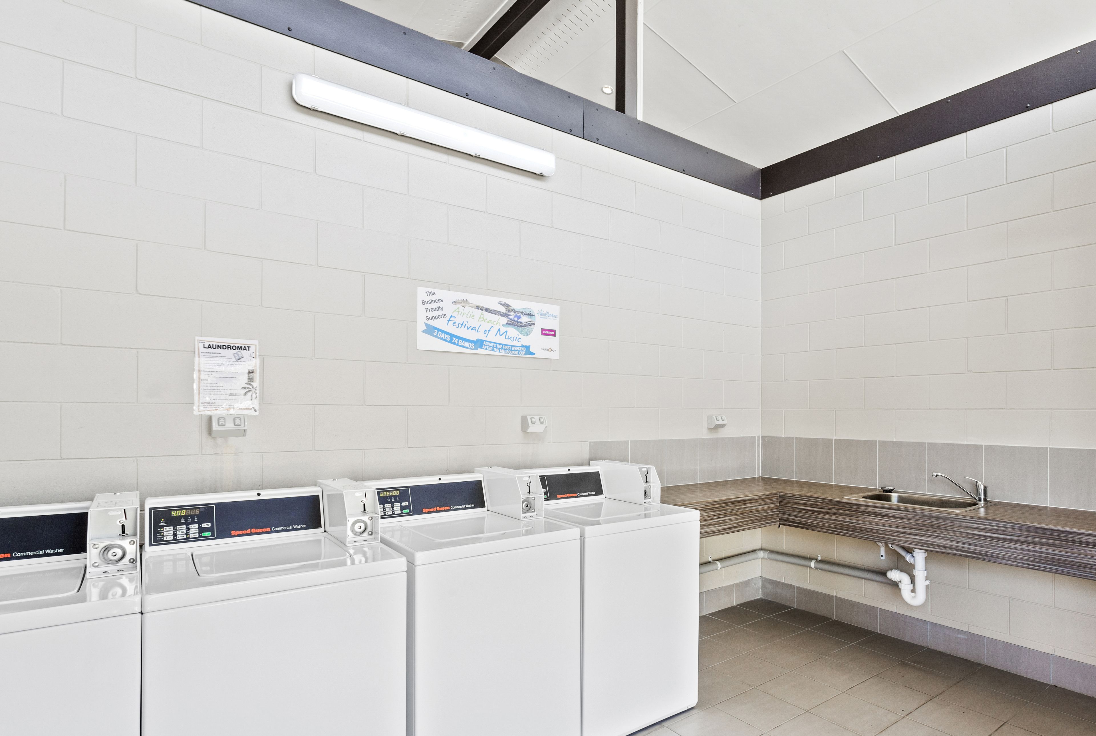 Island Gateway Holiday Park