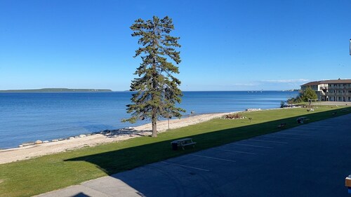 79 Pet-friendly Hotels In St Ignace Mi Find Dog-friendly Hotels Travelocity