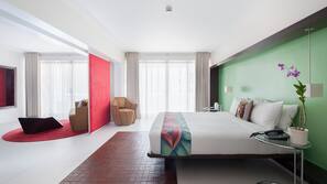 Minibar, in-room safe, individually decorated, individually furnished