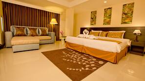 Egyptian cotton sheets, premium bedding, pillow top beds, minibar