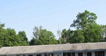 Budget Motor Inn - Mahopac