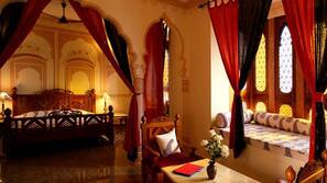Egyptian cotton sheets, premium bedding, pillowtop beds, minibar