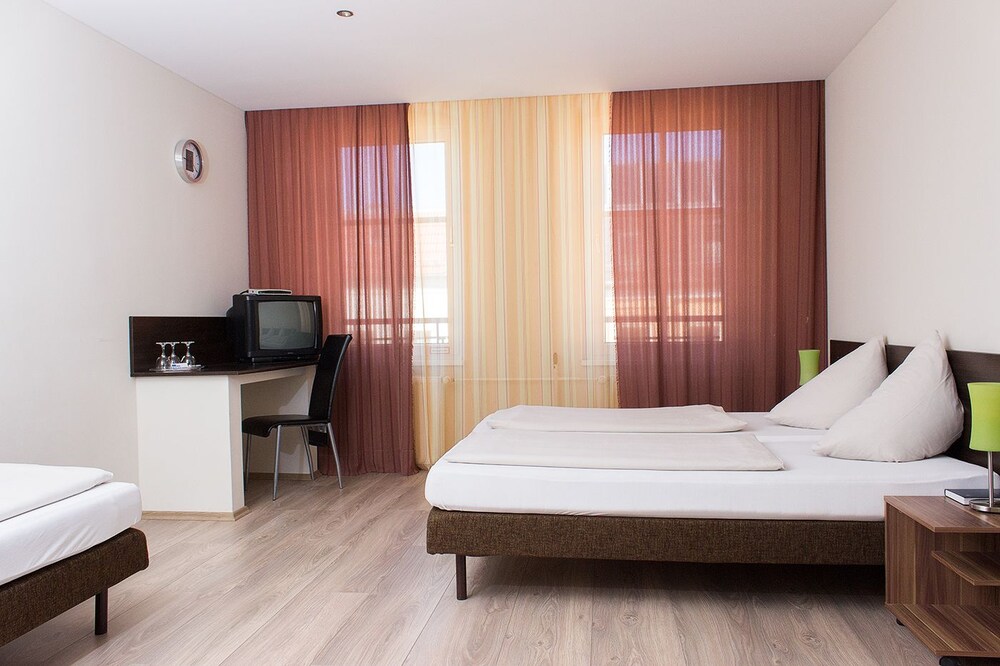 Hotel Pension Victoria Berlin Hotel Pension Victoria Berlin