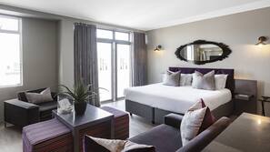 Luxe beddengoed, donzen dekbedden, Select Comfort-bedden, een minibar