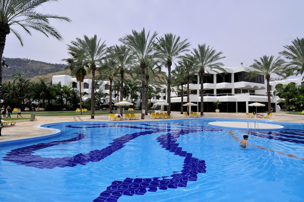 Gai Beach Resort Spa Hotel 2018 Room Prices 170 Deals Reviews Lake View Featured Image