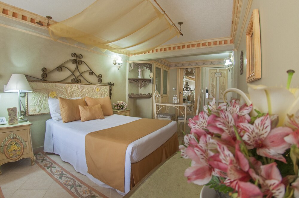 Hotel Villa Las Margaritas Plaza Cristal in Xalapa Best Rates & Deals