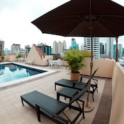 hoteles con piscina baratos en ciudad