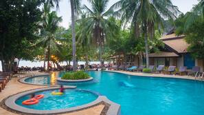 2 outdoor pools, sun loungers