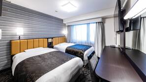 Premium bedding, down comforters, in-room safe, desk