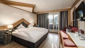 Minibar, in-room safe, blackout drapes, free WiFi