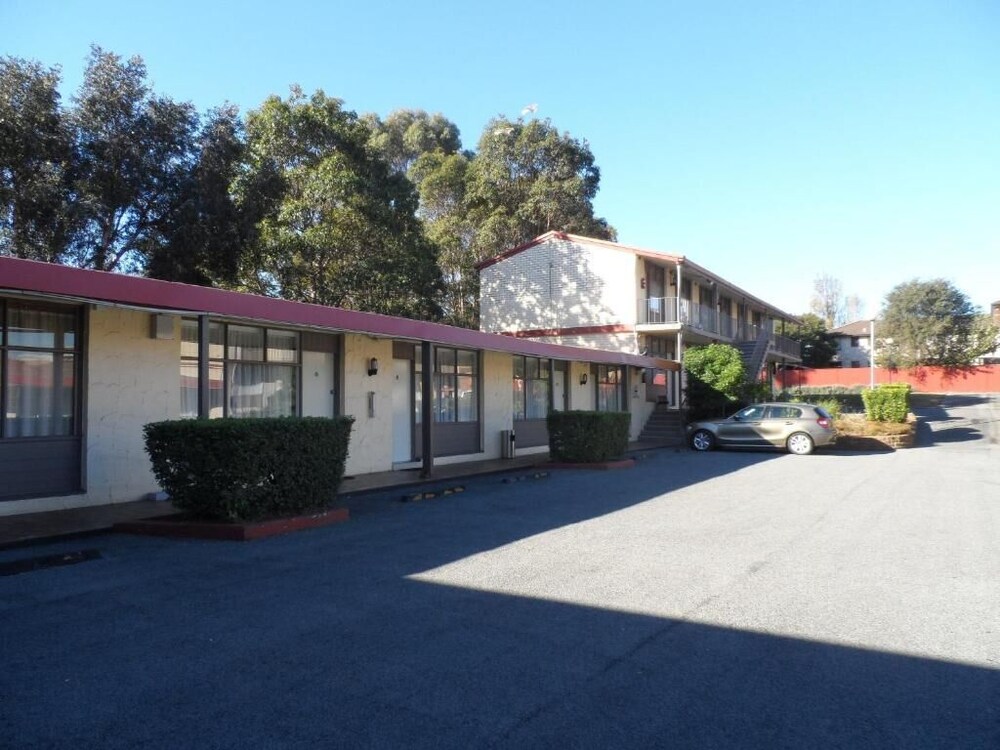 Liberty Plains Motor Inn