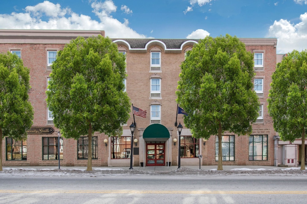 Exterior, Clarion Hotel & Suites University - Shippensburg