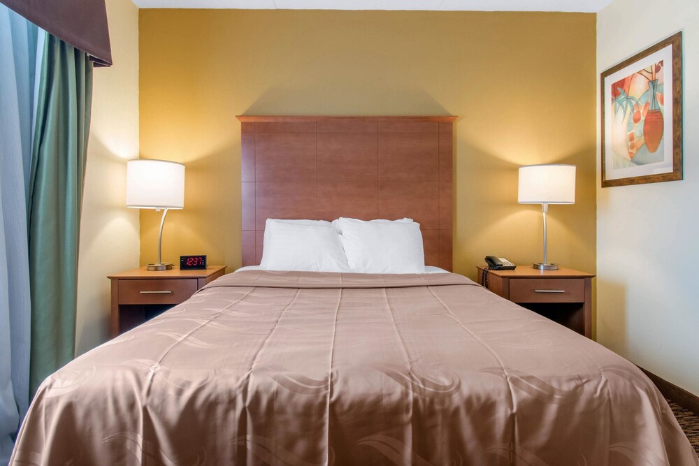 Room, Clarion Hotel & Suites University - Shippensburg