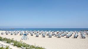 Am Strand, weißer Sandstrand