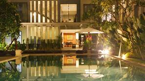 Outdoor pool, pool umbrellas