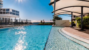 2 outdoor pools