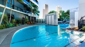2 outdoor pools