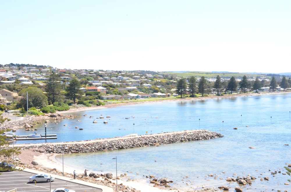 The Bluff Resort Apartments Deals & Reviews (Victor Harbor, AUS) Wotif
