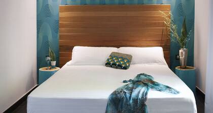 Q Hotel