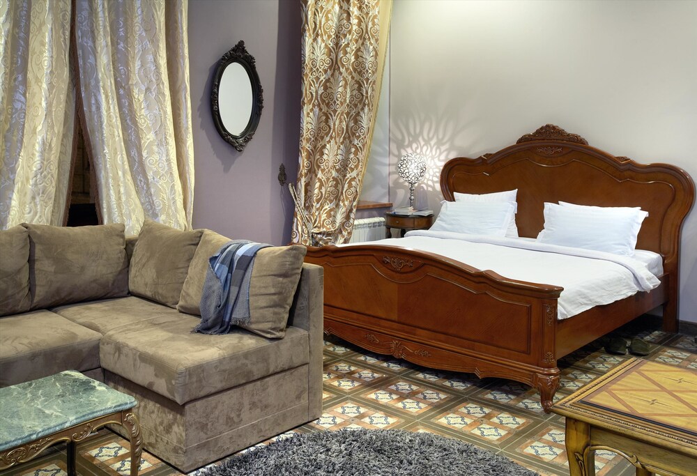 Photo - Theatre Boutique Apartments