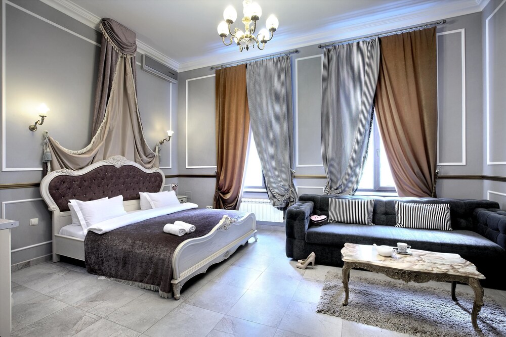 Photo - Theatre Boutique Apartments