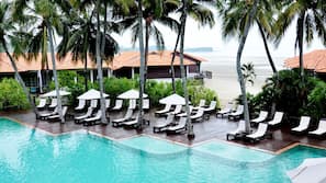 3 outdoor pools
