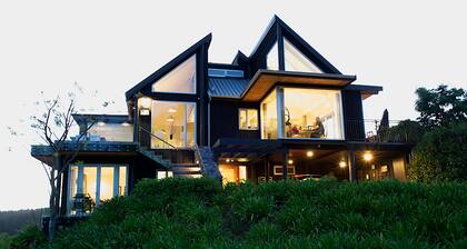 Acacia Cliffs Lodge