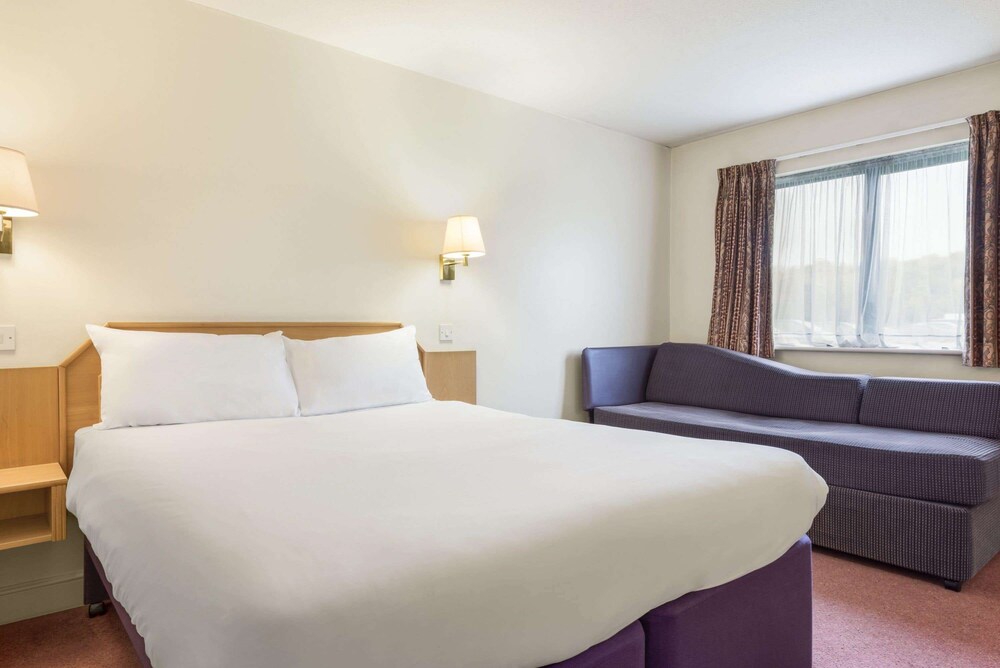 Room, Days Inn by Wyndham Chesterfield Tibshelf