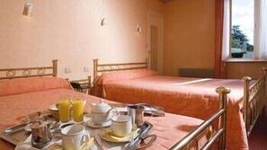 Desk, free cribs/infant beds, free WiFi
