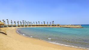 Spiaggia privata, lettini da mare, ombrelloni, teli da spiaggia