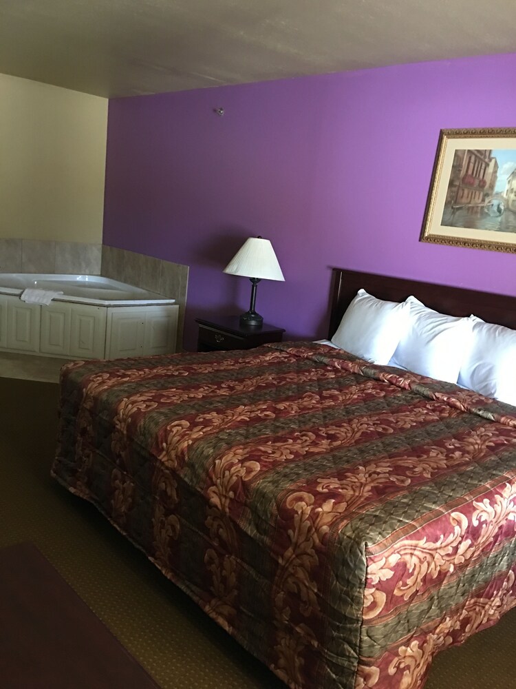 Econo Lodge Inn & Suites in Greenbrier Best Rates & Deals on Orbitz