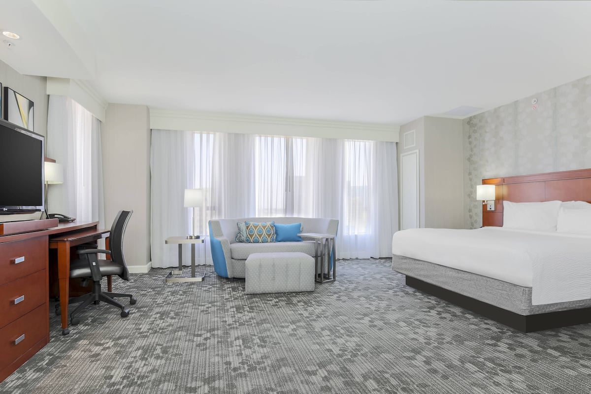 In-room safe, desk, iron/ironing board, free cribs/infant beds