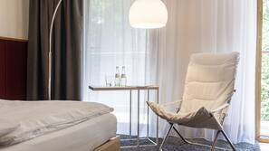 Minibar, Zimmersafe, Schreibtisch, kostenlose Babybetten
