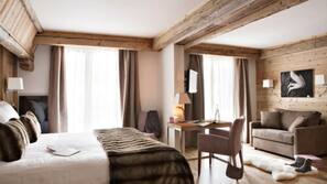 In-room safe, soundproofing, free WiFi