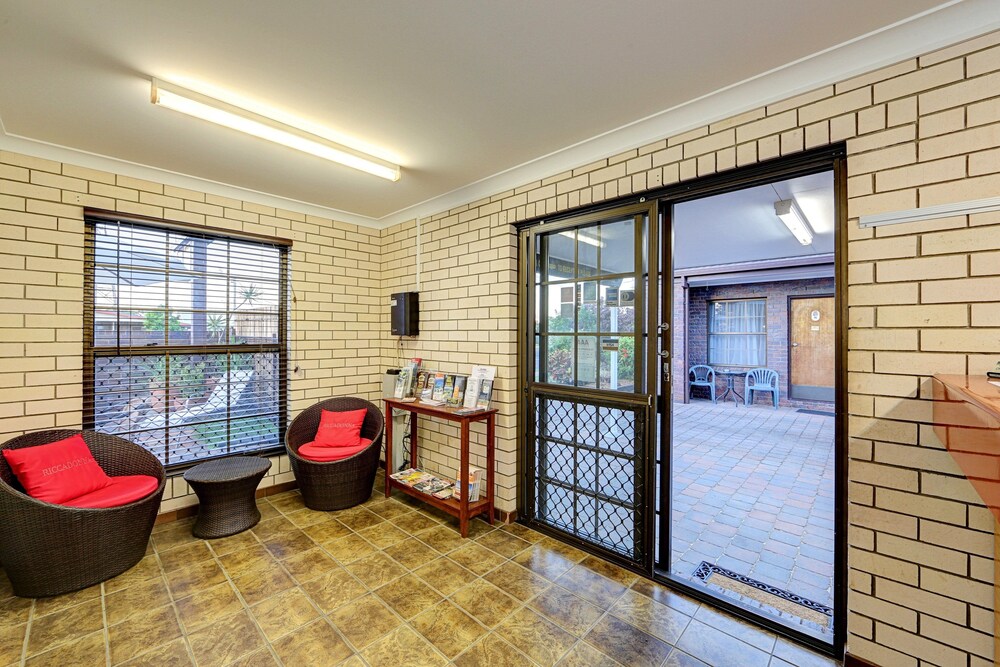 Chalet Motor Inn Bundaberg Aus Best Price Guarantee - 