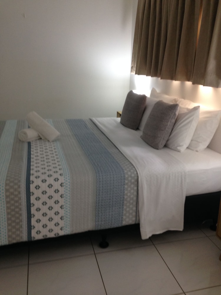 Chez Noosa Resort Motel