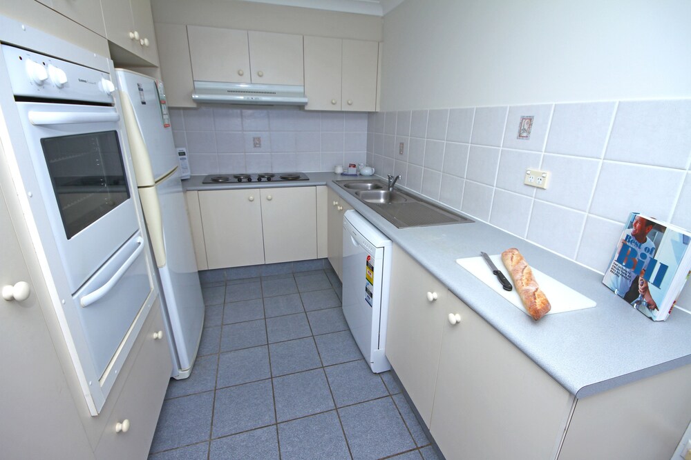 San Simeon Apartments Deals & Reviews (Gold Coast, AUS) Wotif