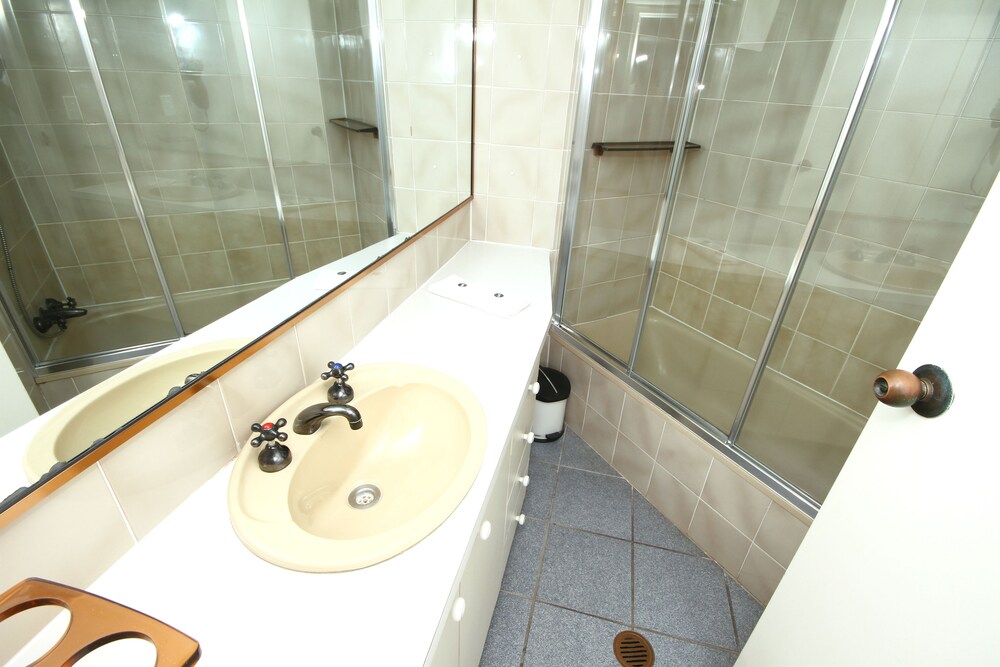 San Simeon Apartments Deals & Reviews (Gold Coast, AUS) Wotif